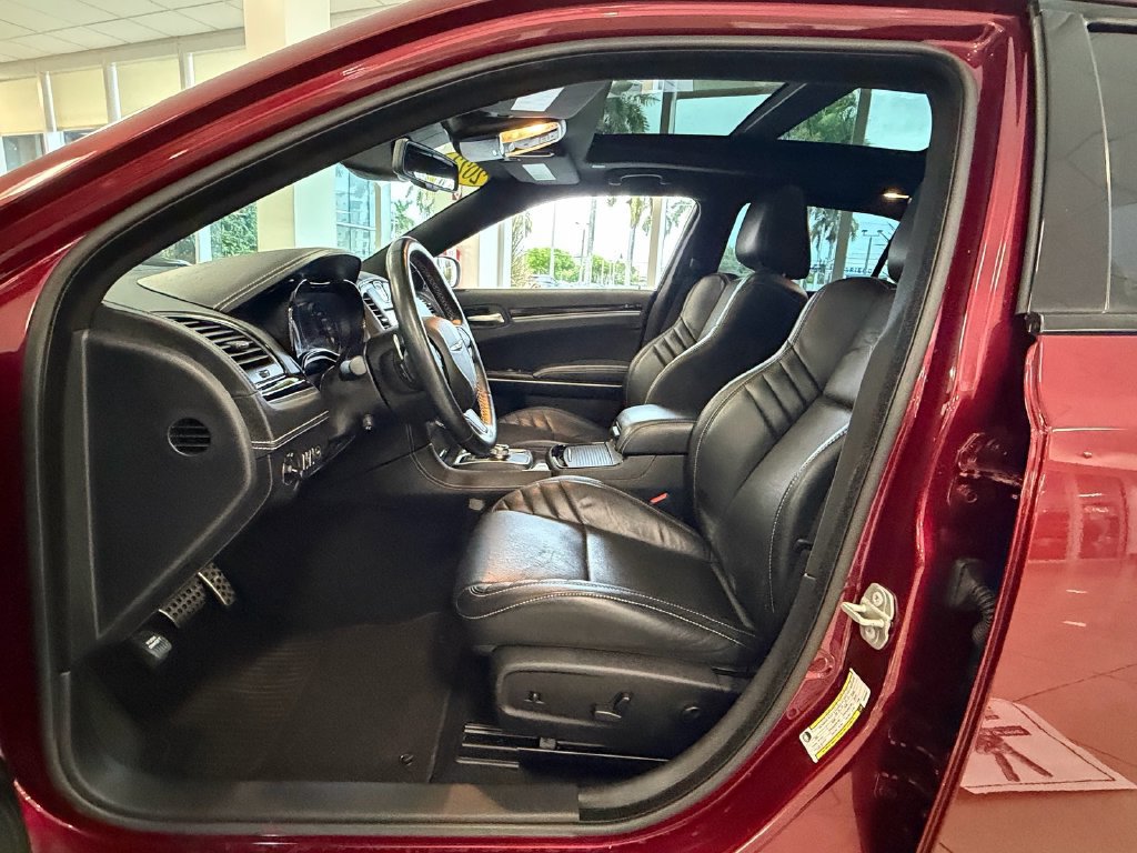 Used 2023 Chrysler 300 C RWD image 8