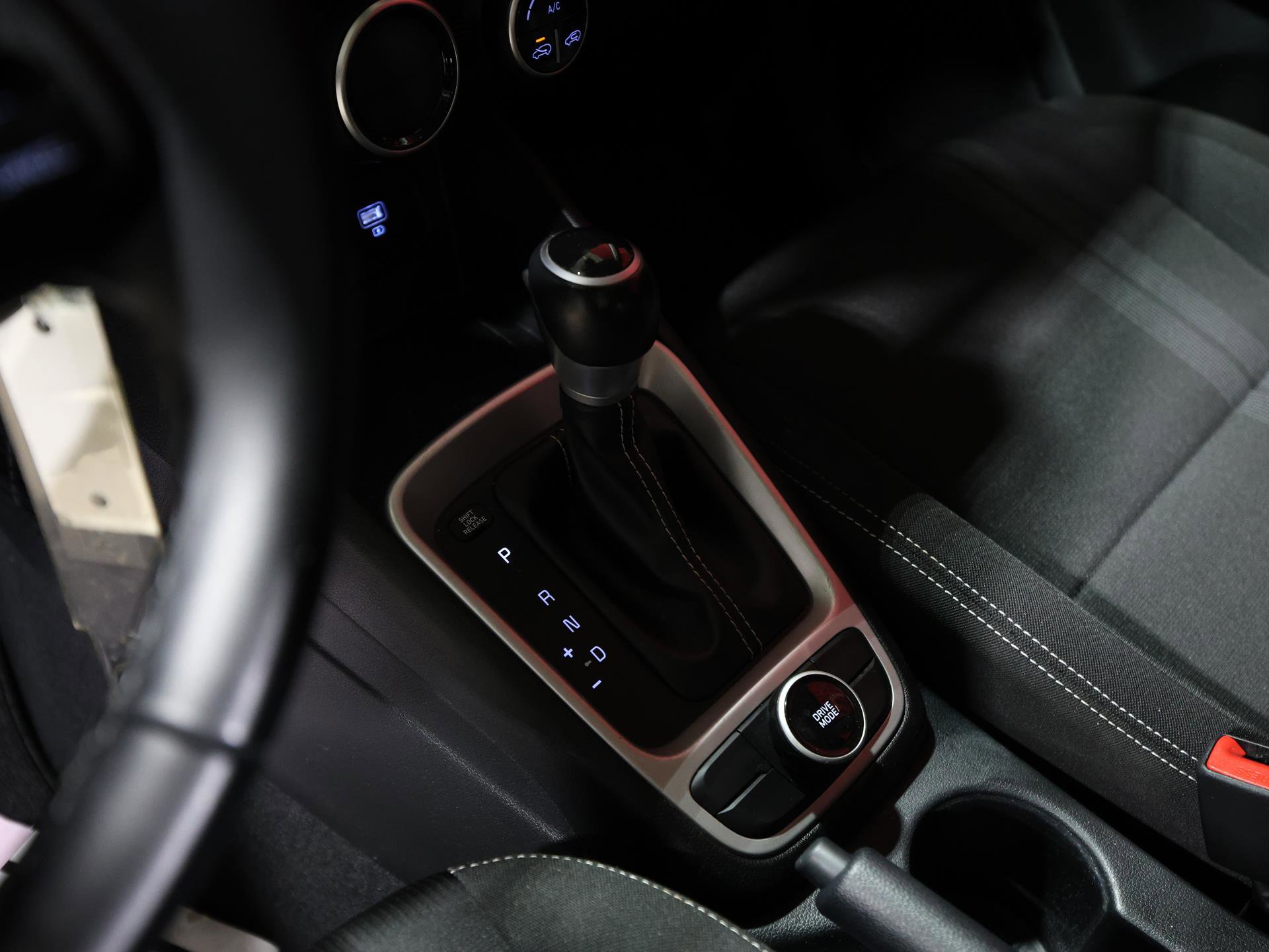 Used 2020 Hyundai Venue SEL w/ Convenience Package image 21