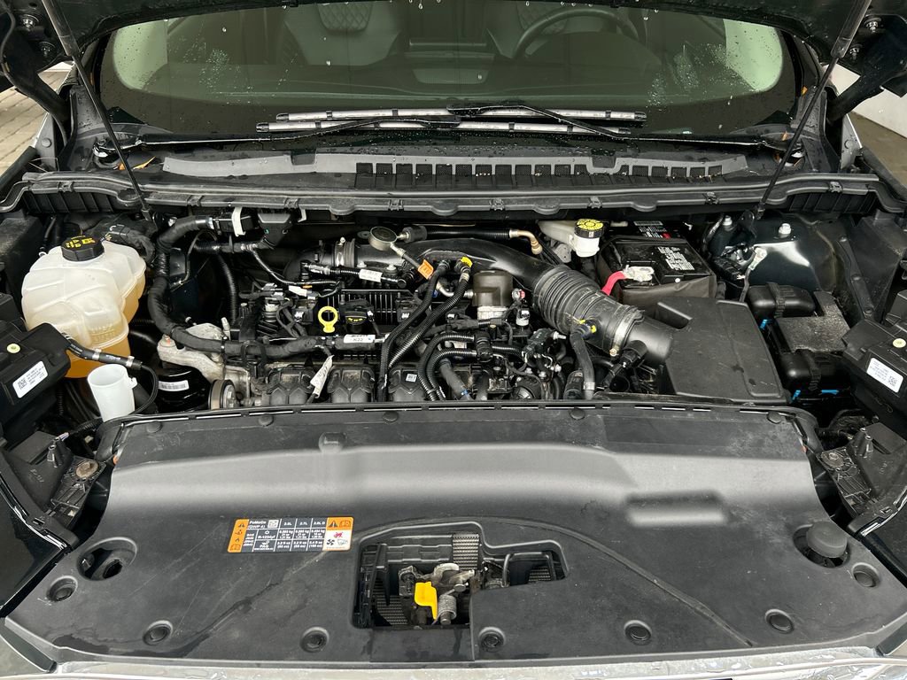 Used 2024 Ford Edge Titanium image 44