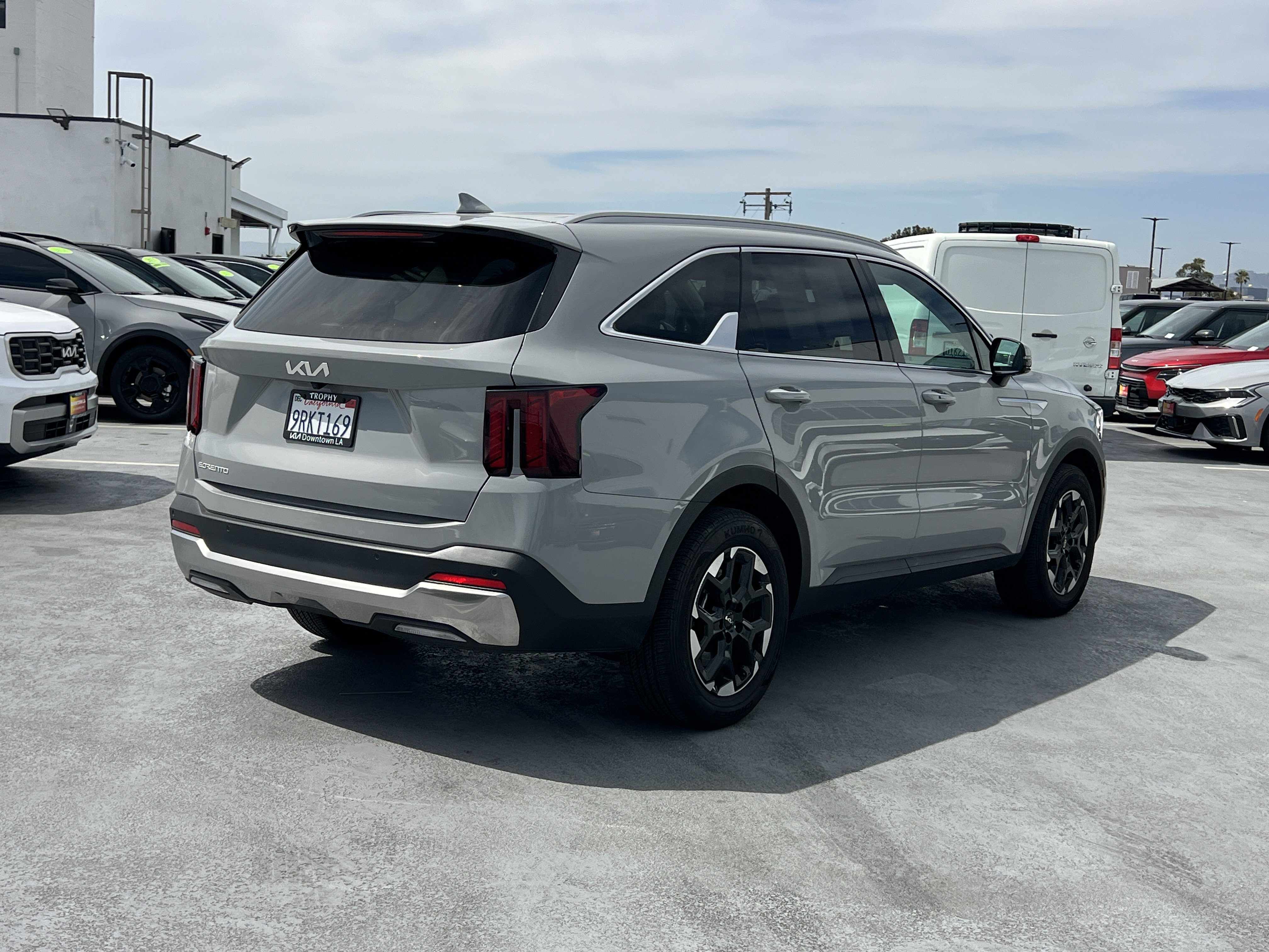 Certified 2025 Kia Sorento S image 8