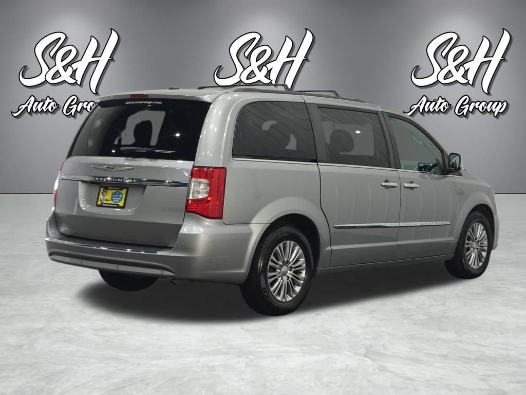 Used 2016 Chrysler Town & Country Touring-L FWD image 20