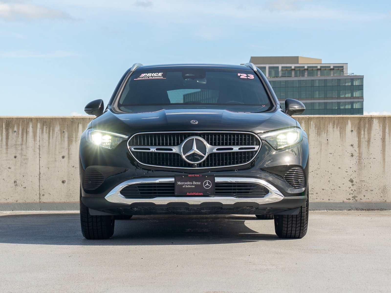 Used 2023 Mercedes-Benz GLC 300 4MATIC image 2