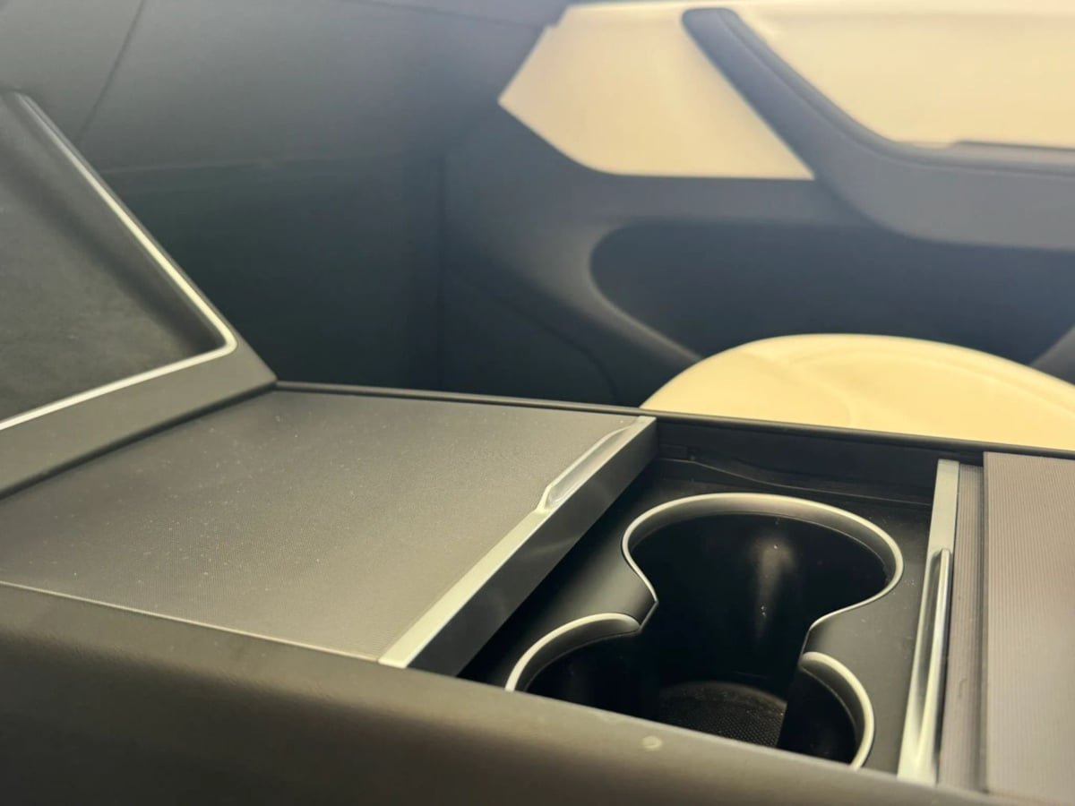 Used 2026 Tesla Model Y 2WD image 37