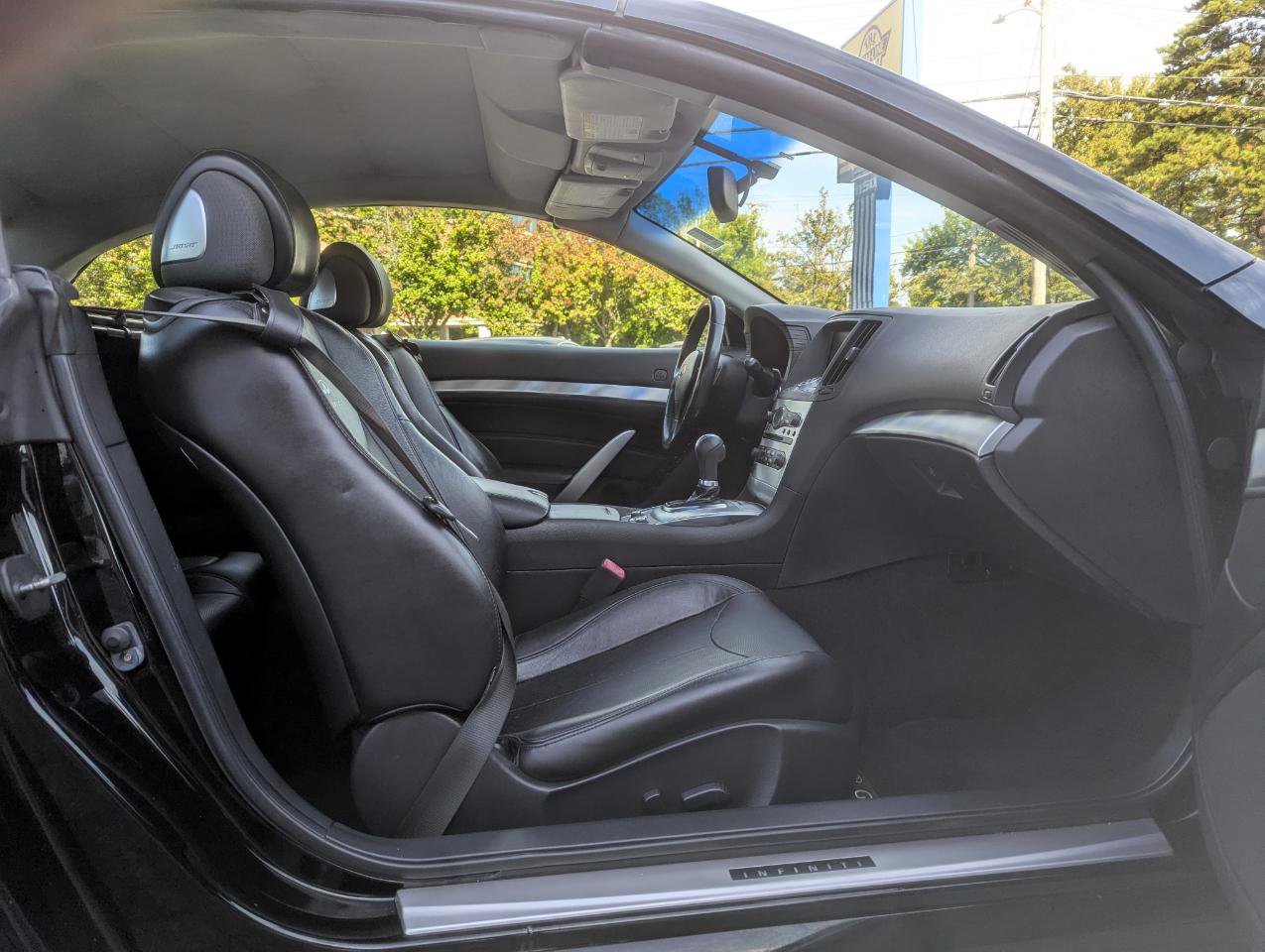 Used 2013 INFINITI G37 Convertible w/ Premium Pkg RWD image 30
