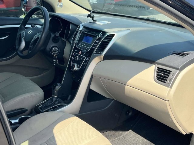 Used 2017 Hyundai Elantra GT FWD image 23