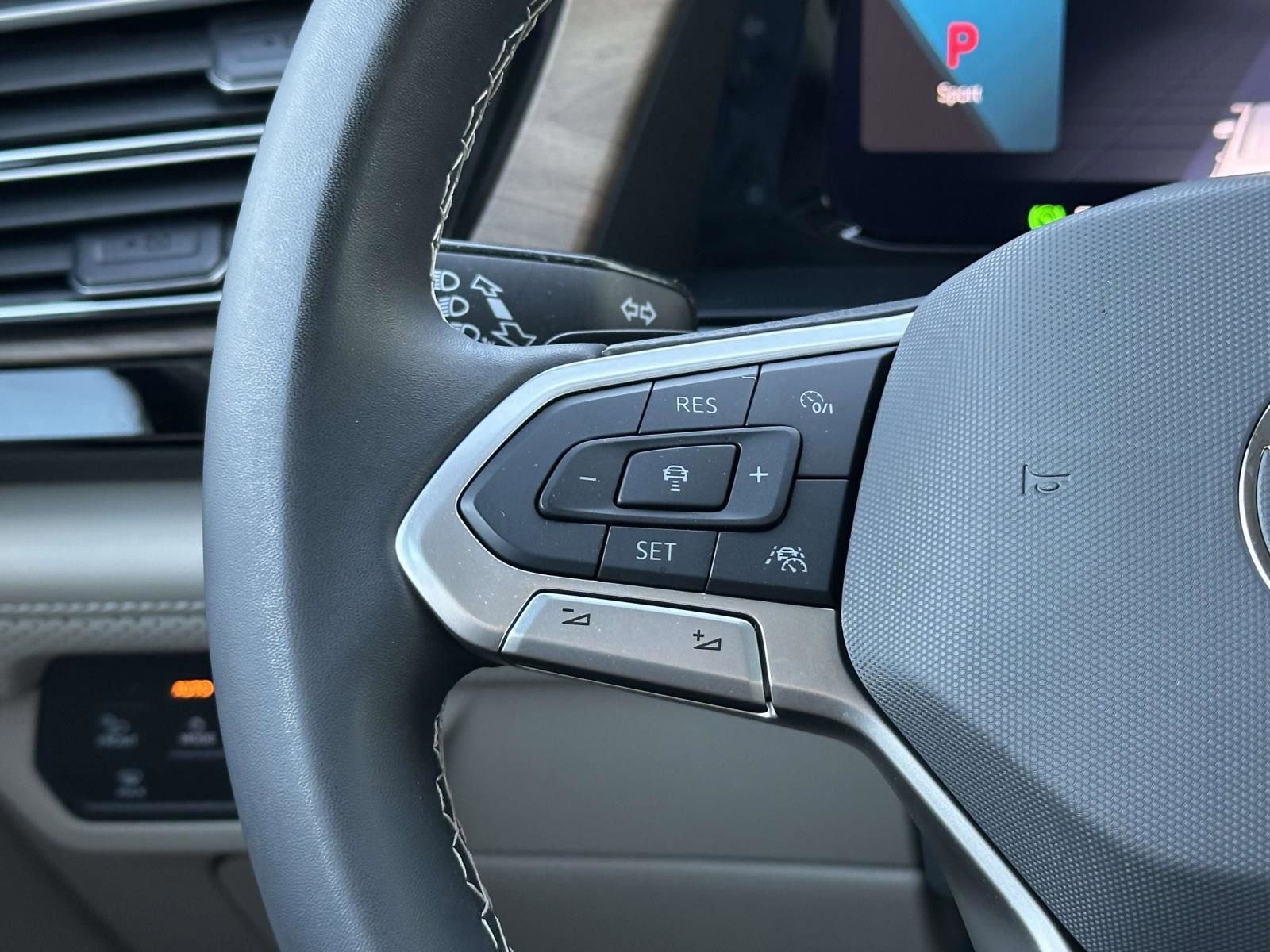 Used 2024 Volkswagen Atlas SE image 24