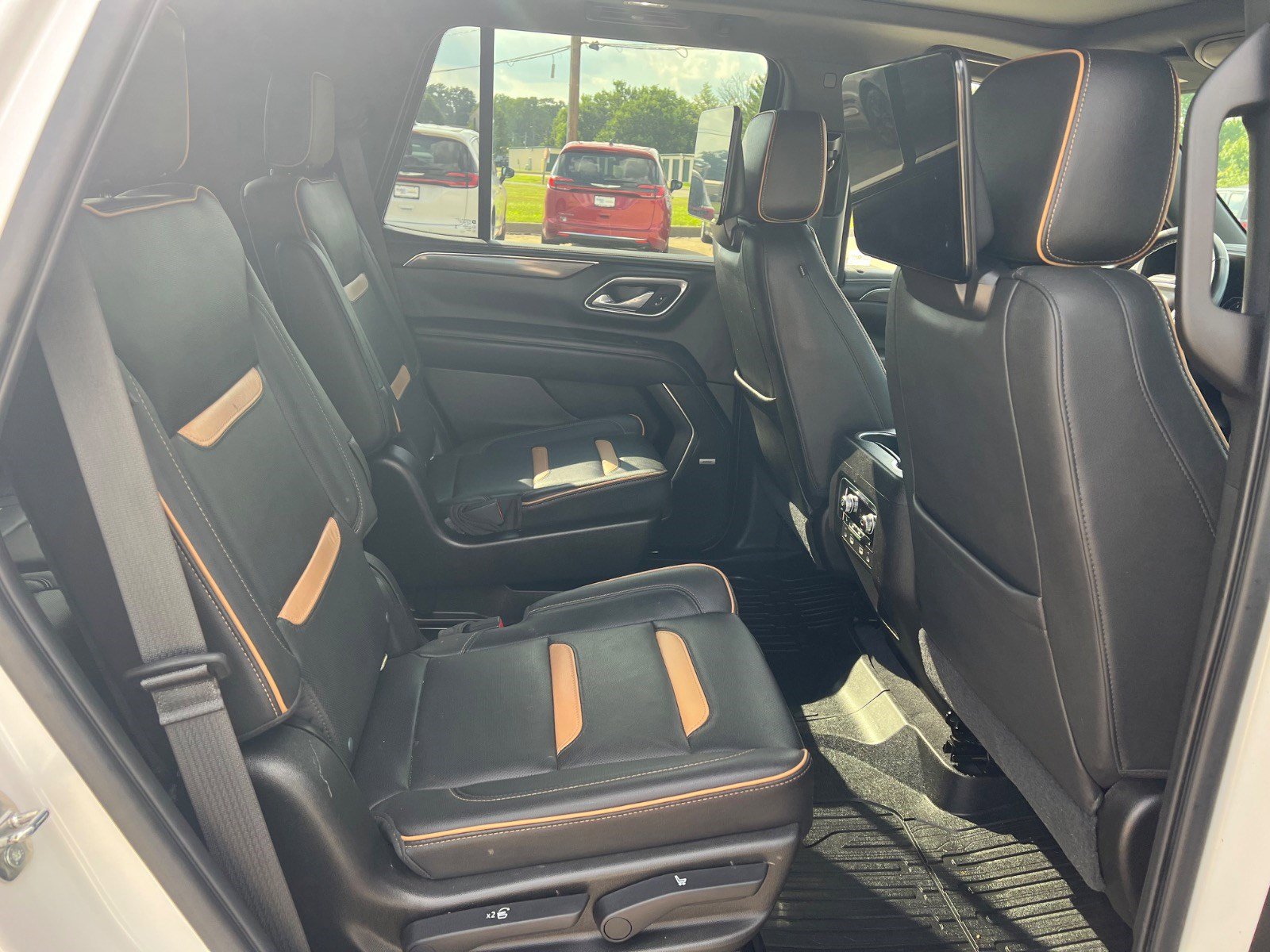 Used 2021 GMC Yukon AT4 w/ AT4 Premium Plus Package image 23