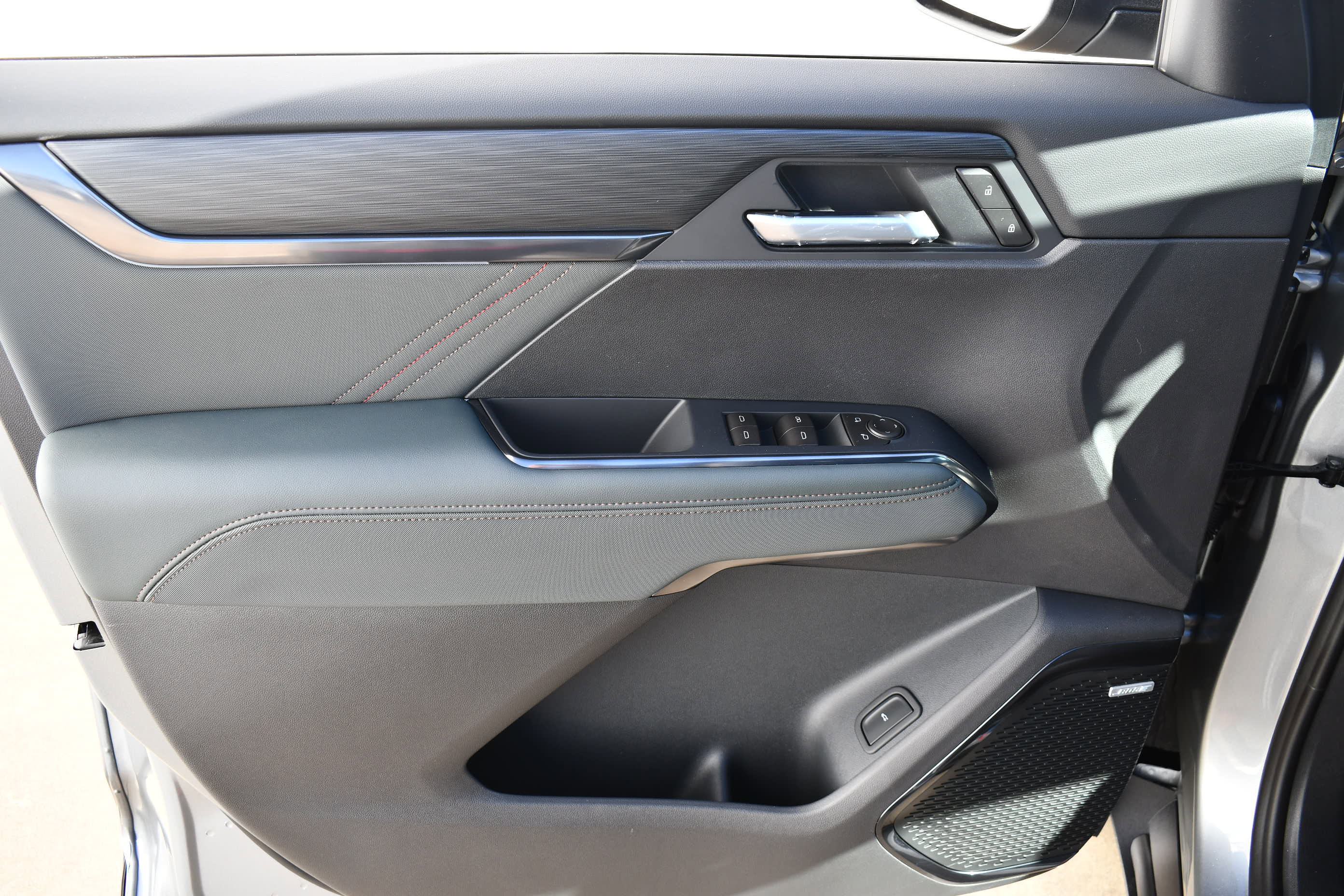 New 2026 GMC Acadia AT4 image 9