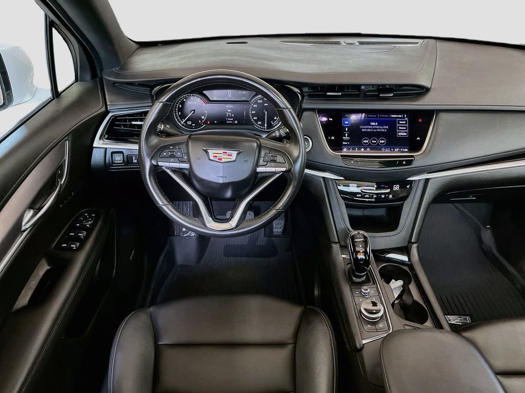 Used 2025 Cadillac XT6 Luxury w/ LPO, Floor Liner Package AWD/4WD image 24