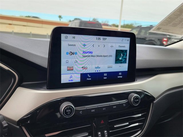 Used 2022 Ford Escape SE w/ SE Sport Appearance Package image 6