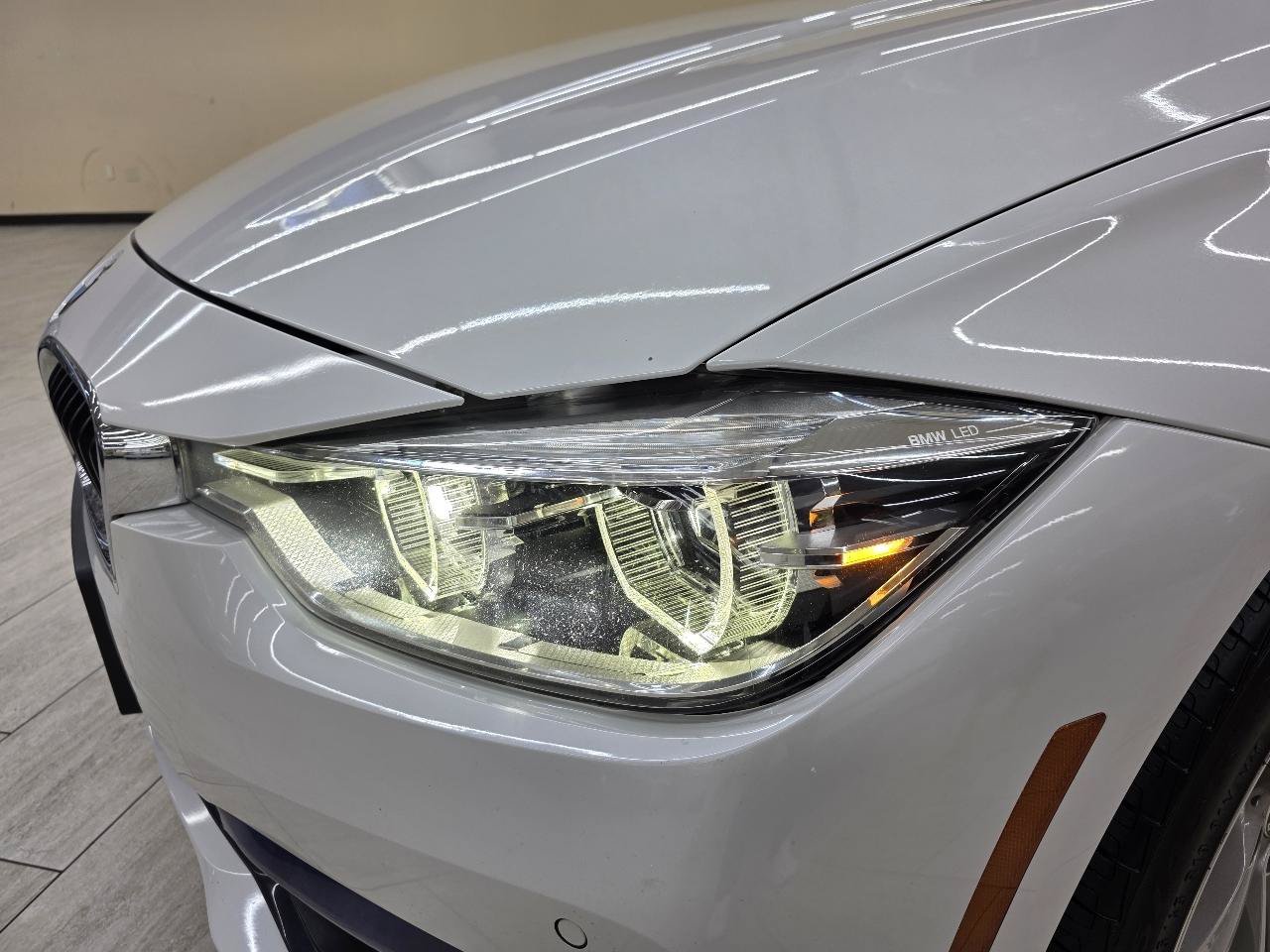 Used 2017 BMW 330i xDrive Sedan AWD/4WD image 10