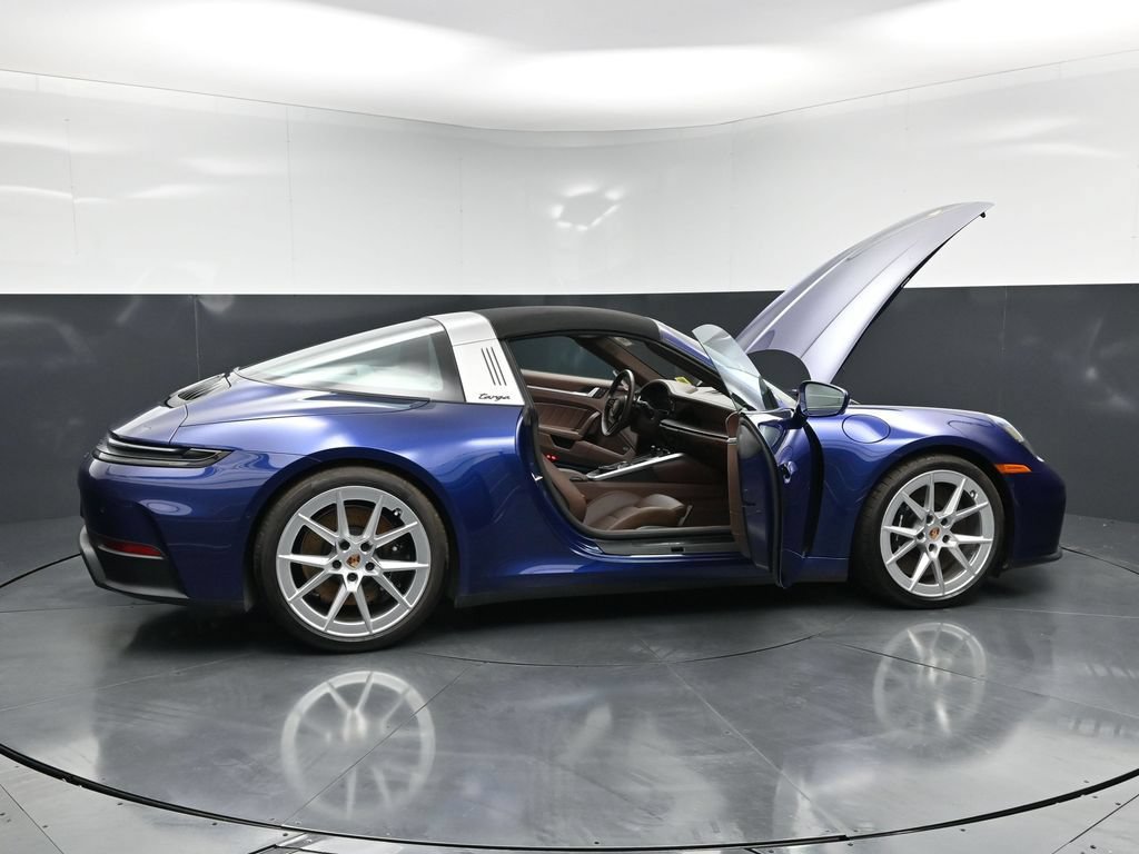 Certified 2025 Porsche 911 Targa 4 GTS AWD/4WD image 34