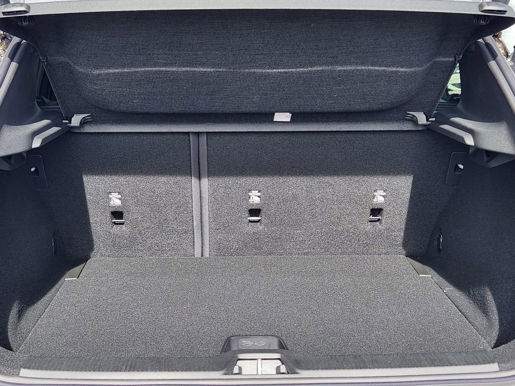 New 2026 Volvo EX30 Plus w/ Climate Package image 21