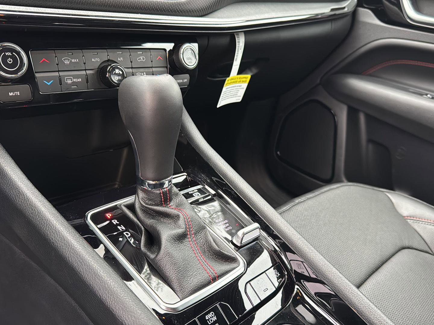 Used 2024 Jeep Compass Trailhawk w/ Trailhawk Elite Group image 24