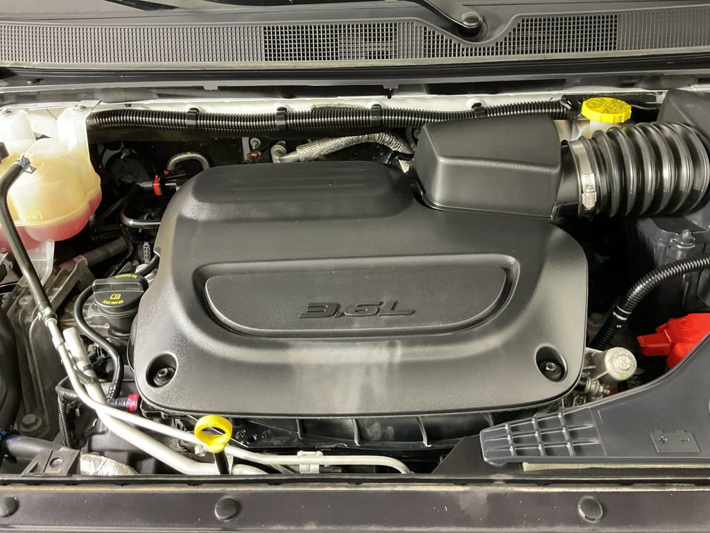Used 2023 Chrysler Pacifica Touring-L FWD image 25