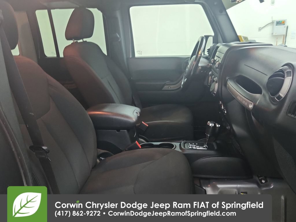 Used 2018 Jeep Wrangler Unlimited Sport S AWD/4WD image 29