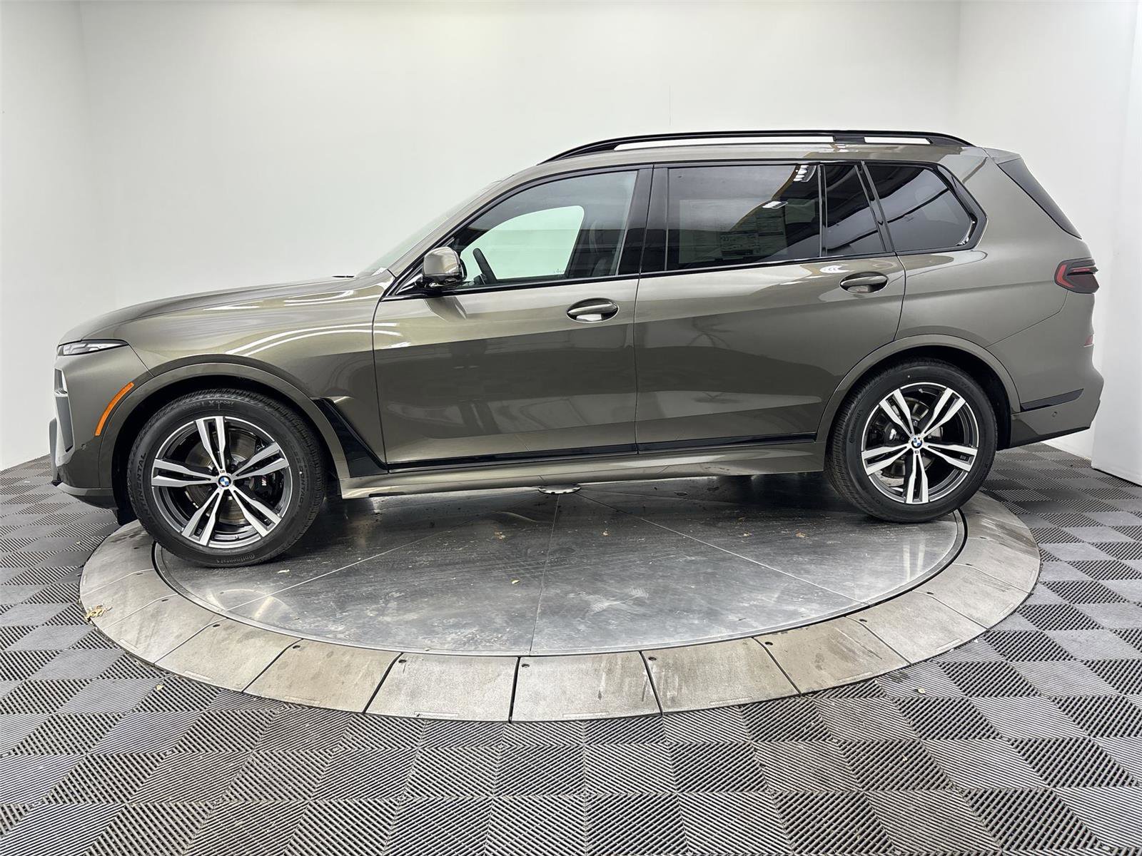 New 2026 BMW X7 xDrive40i w/ M Sport Package image 16