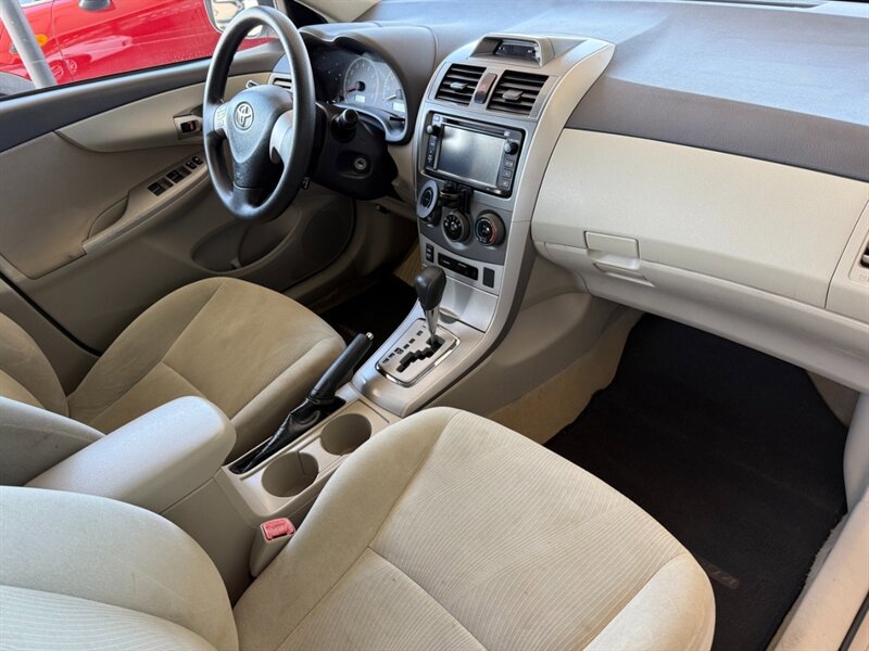 Used 2013 Toyota Corolla LE FWD image 24