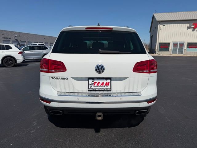 Used 2016 Volkswagen Touareg Sport AWD/4WD image 6