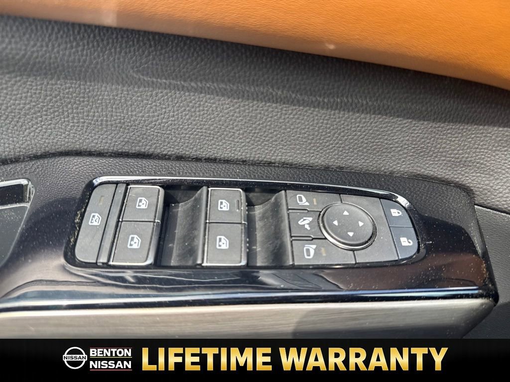 Used 2025 Nissan Pathfinder Platinum image 13