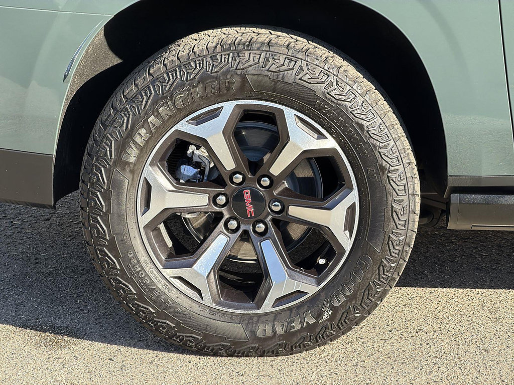 Used 2026 GMC Yukon XL AT4 Ultimate AWD/4WD image 33