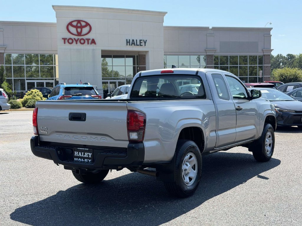 Used 2018 Toyota Tacoma SR AWD/4WD image 19