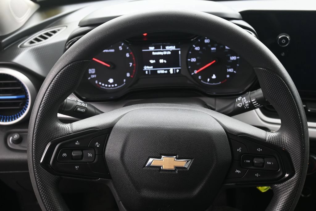 Certified 2024 Chevrolet Trax LS w/ LS Convenience Package FWD image 9