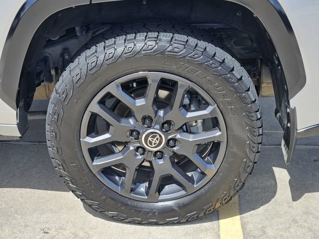 Used 2024 Toyota Sequoia Platinum AWD/4WD image 8