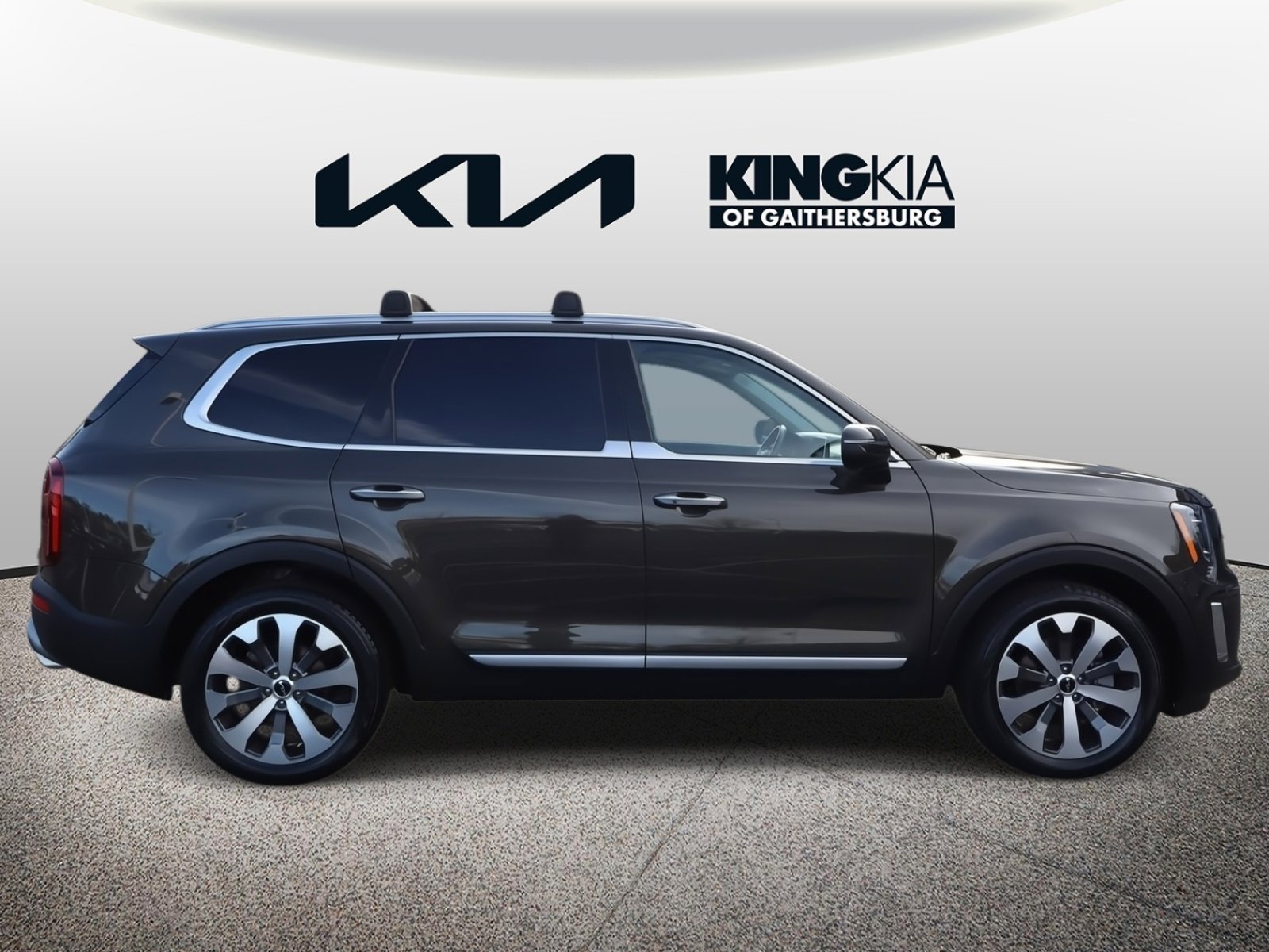 Certified 2022 Kia Telluride S image 2