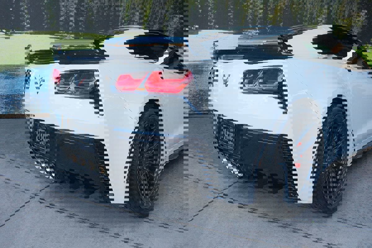 Used 2019 Chevrolet Corvette Grand Sport w/ Carbon Flash Badge Package image 34