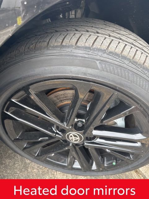 Used 2025 Toyota Camry SE FWD image 13