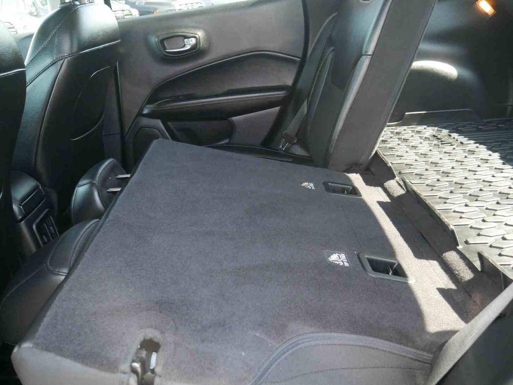 Used 2019 Jeep Compass Latitude w/ Popular Equipment Group image 18