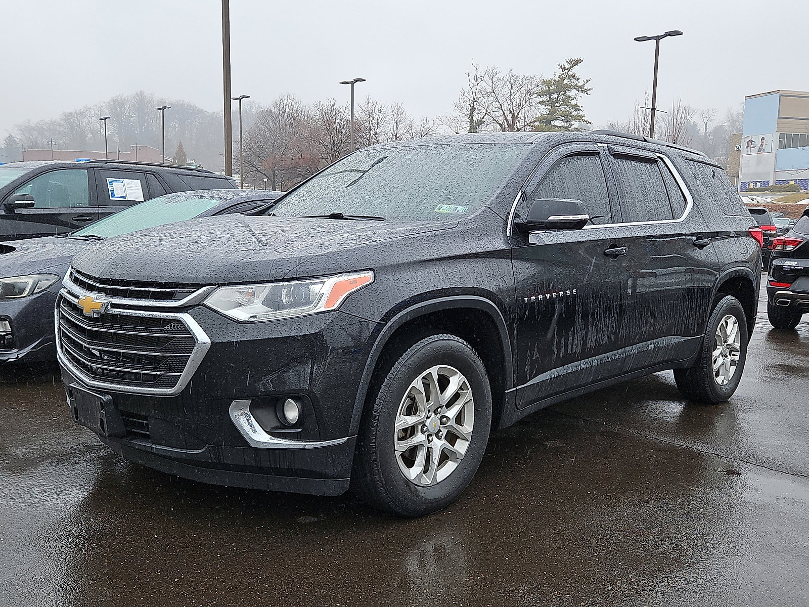 Used 2020 Chevrolet Traverse LT w/ Driver Confidence II Package image 3
