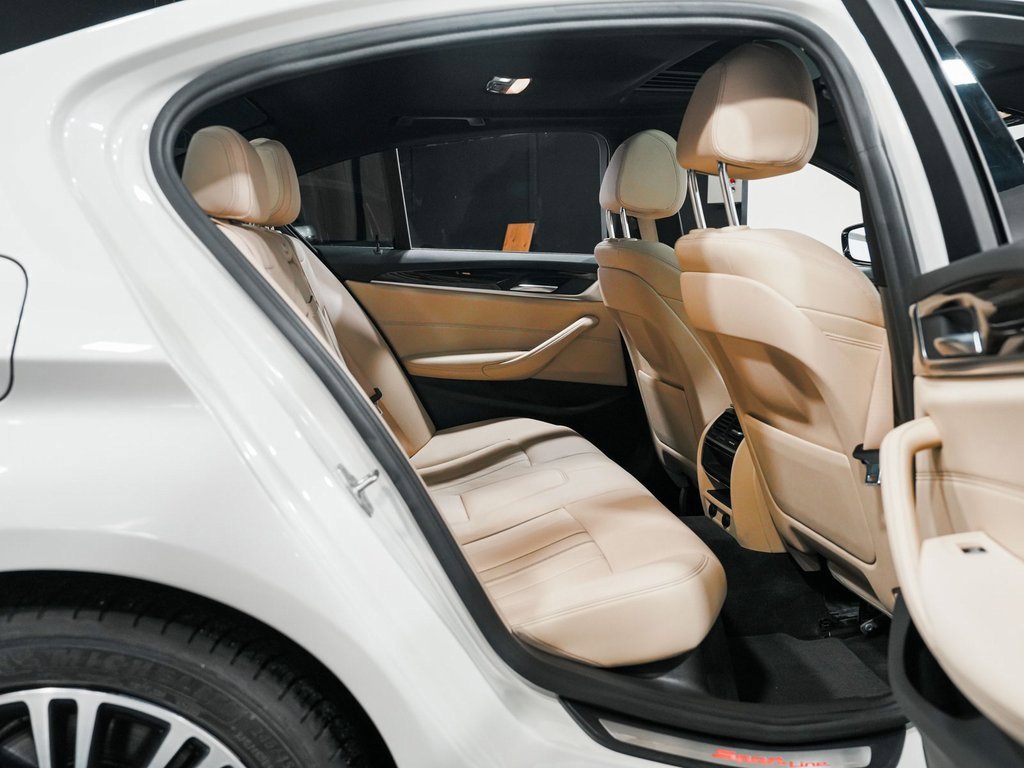 Used 2018 BMW 530i xDrive image 30