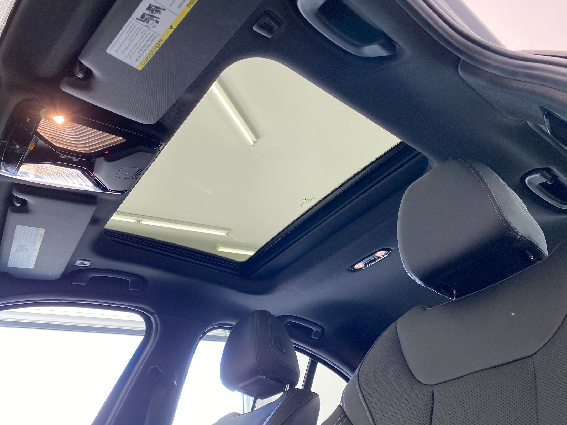 Used 2025 BMW 330i xDrive 330i xDrive w/ Convenience Package image 15