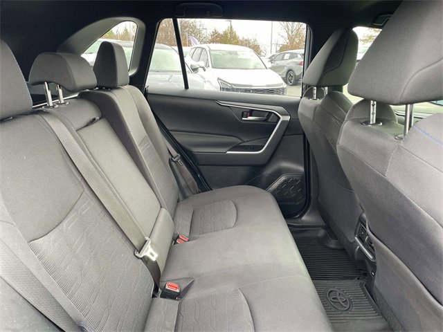 Used 2023 Toyota RAV4 SE image 22