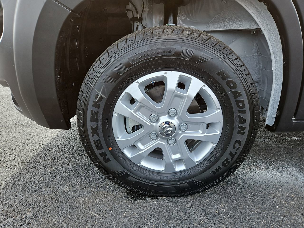 New 2025 RAM ProMaster 2500 w/ Quick Order Package 22G SLT image 9