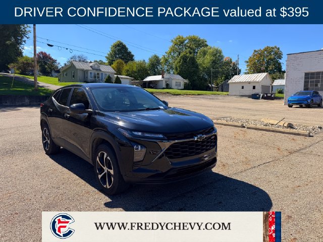 Used 2024 Chevrolet Trax RS w/ Driver Confidence Package FWD image 3