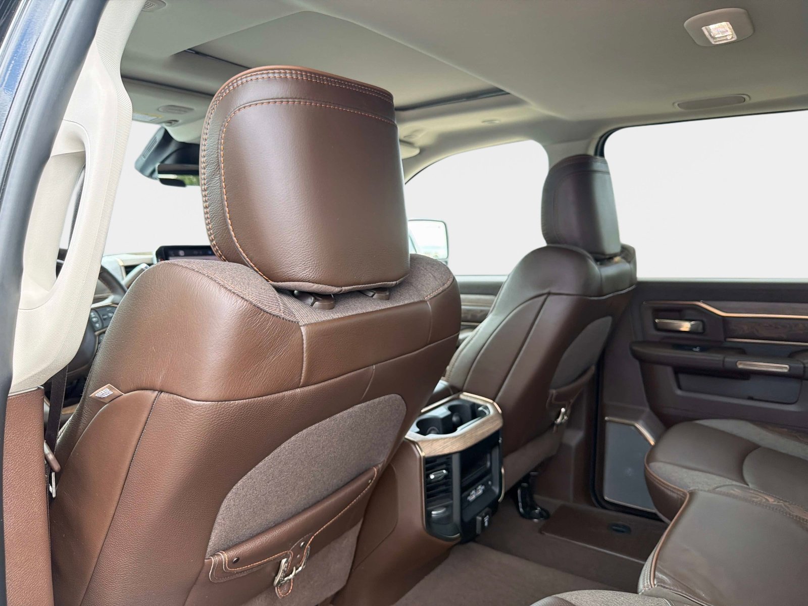 Used 2025 RAM 3500 Longhorn AWD/4WD image 33