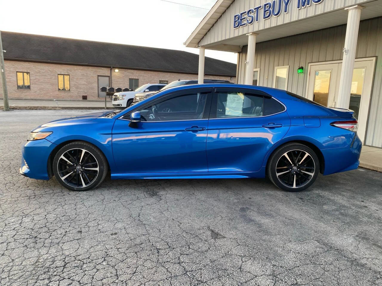 Used 2018 Toyota Camry XSE FWD image 4