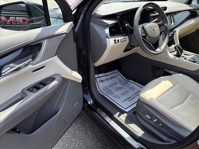 Certified 2022 Cadillac XT6 Premium Luxury w/ Technology Package FWD image 12