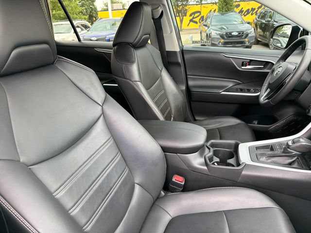 Used 2020 Toyota RAV4 XLE Premium FWD image 25
