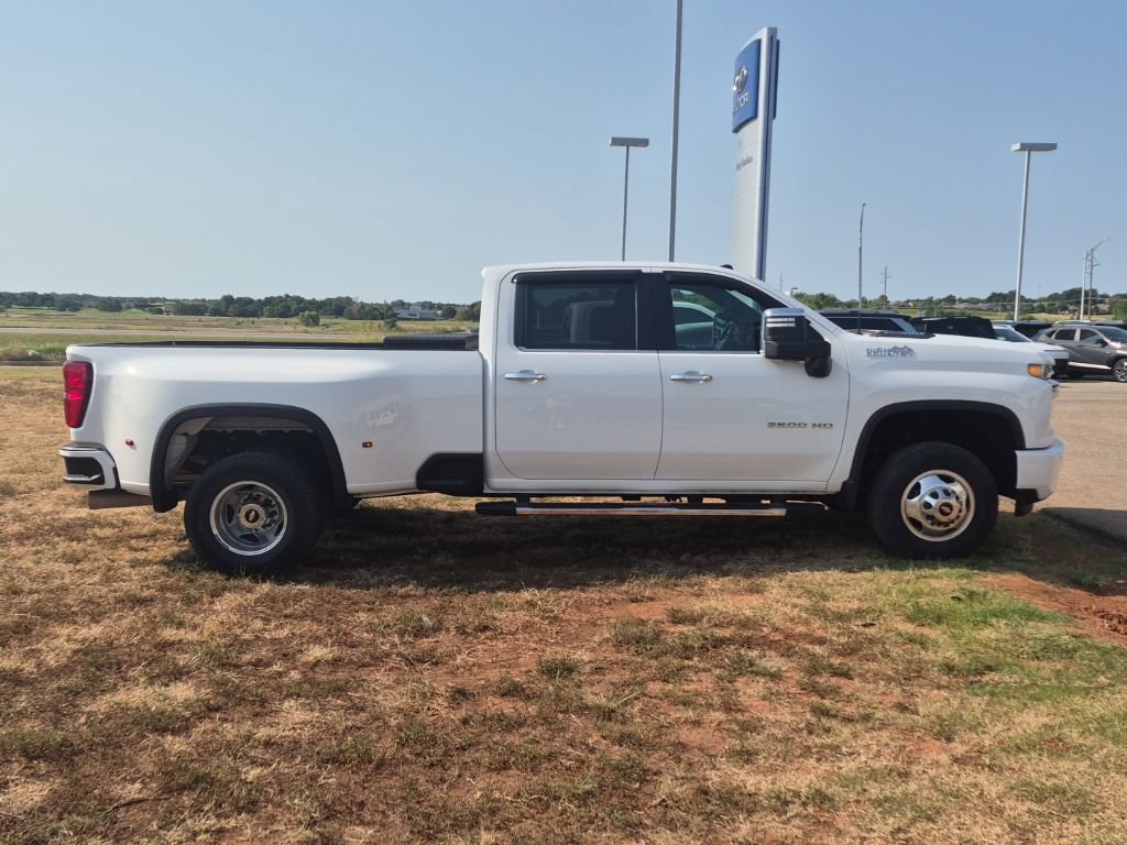 Used 2022 Chevrolet Silverado 3500 High Country AWD/4WD image 2