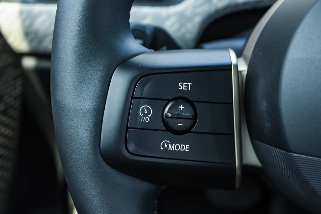 Used 2025 MINI Cooper 4-Door Hardtop FWD image 25