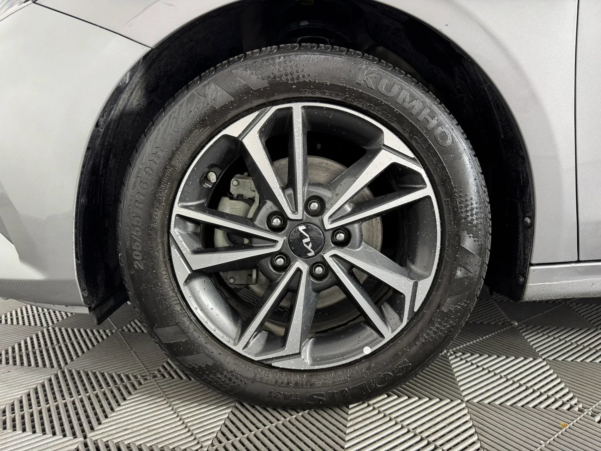 Used 2023 Kia Forte LXS w/ LXS Technology Package FWD image 40