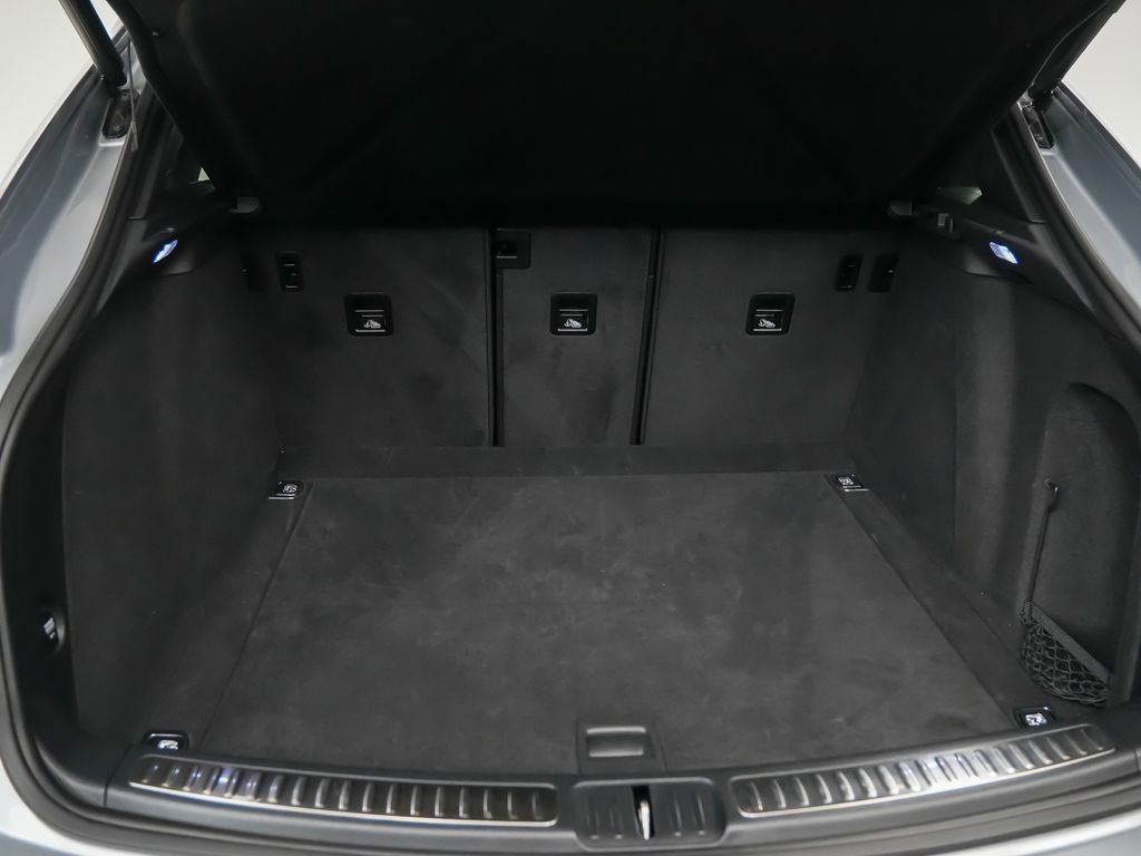 Certified 2021 Porsche Macan S AWD/4WD image 13
