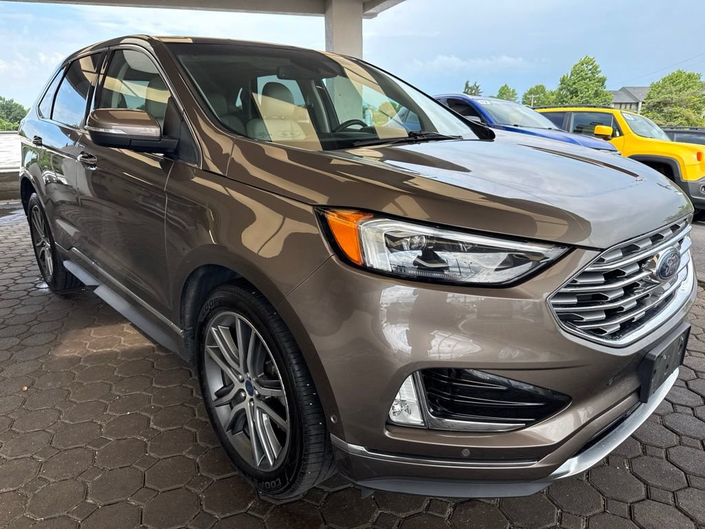 Used 2019 Ford Edge Titanium w/ Equipment Group 301A AWD/4WD image 4