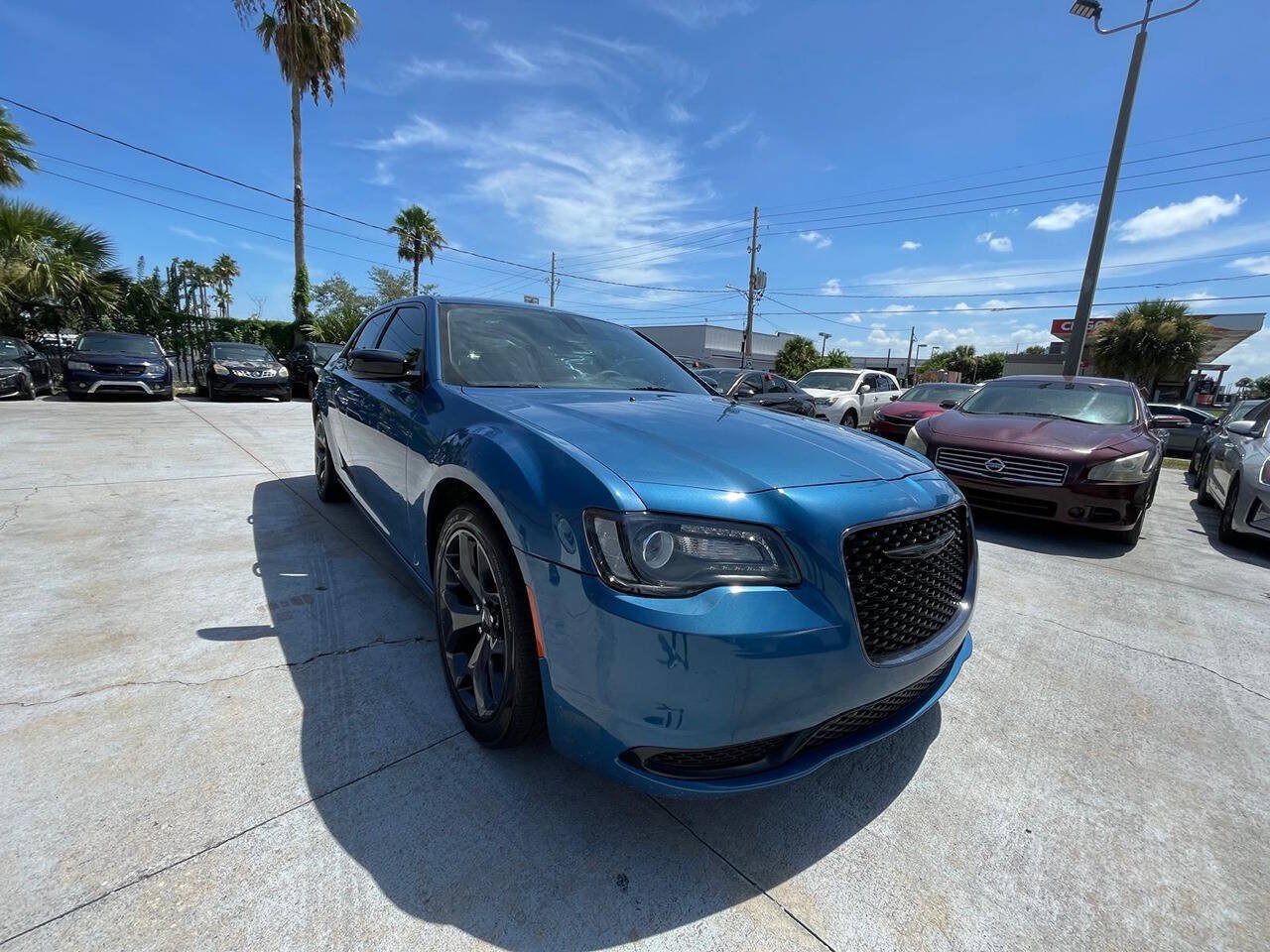 Used 2023 Chrysler 300 Touring w/ Sport Appearance Package RWD image 2
