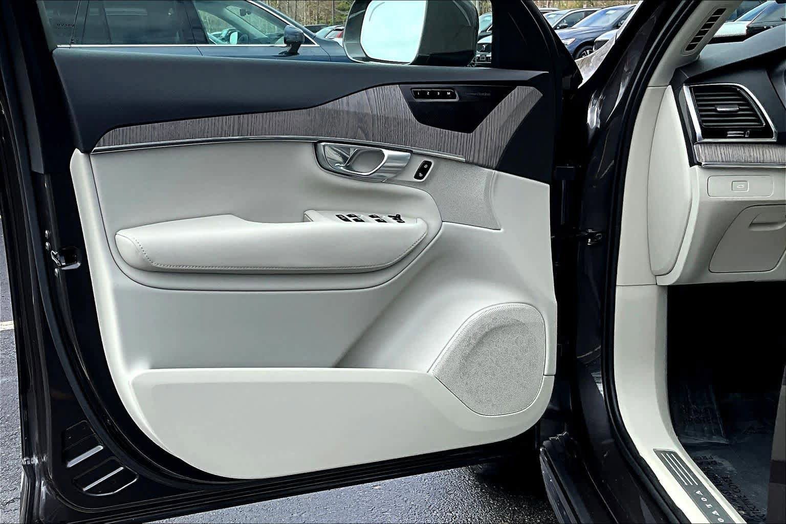 Certified 2023 Volvo XC90 B6 Plus w/ Protection Package Premier AWD/4WD image 21