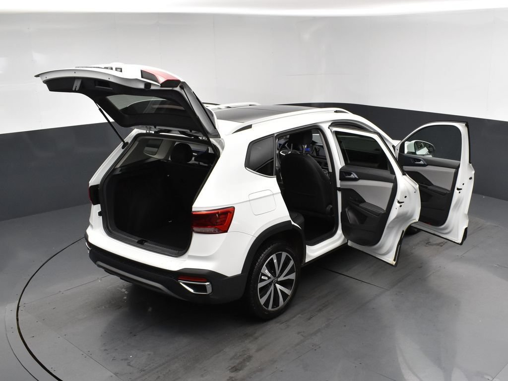 Used 2024 Volkswagen Taos SE FWD image 24